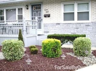 28 Tyndale Ave, Monroe Township, NJ 08831