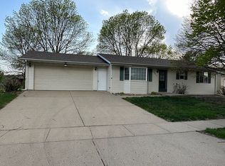 2917 Lakeview Dr, Yankton, SD 57078