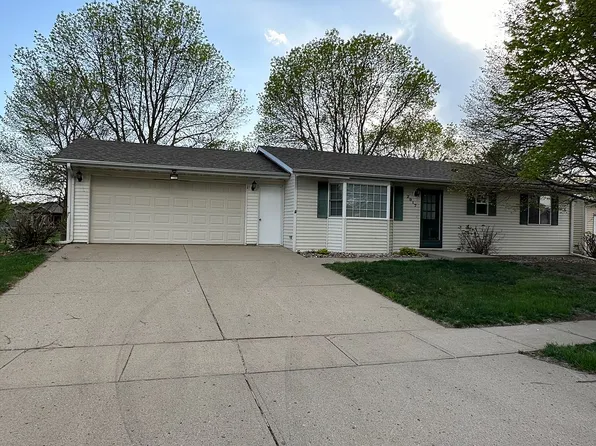 2917 Lakeview Dr, Yankton, SD 57078