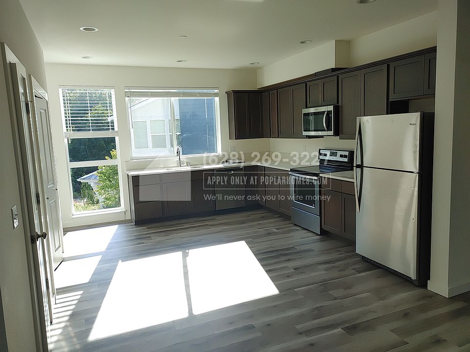 1st image of 262 SE Orchard Dr APT 2
