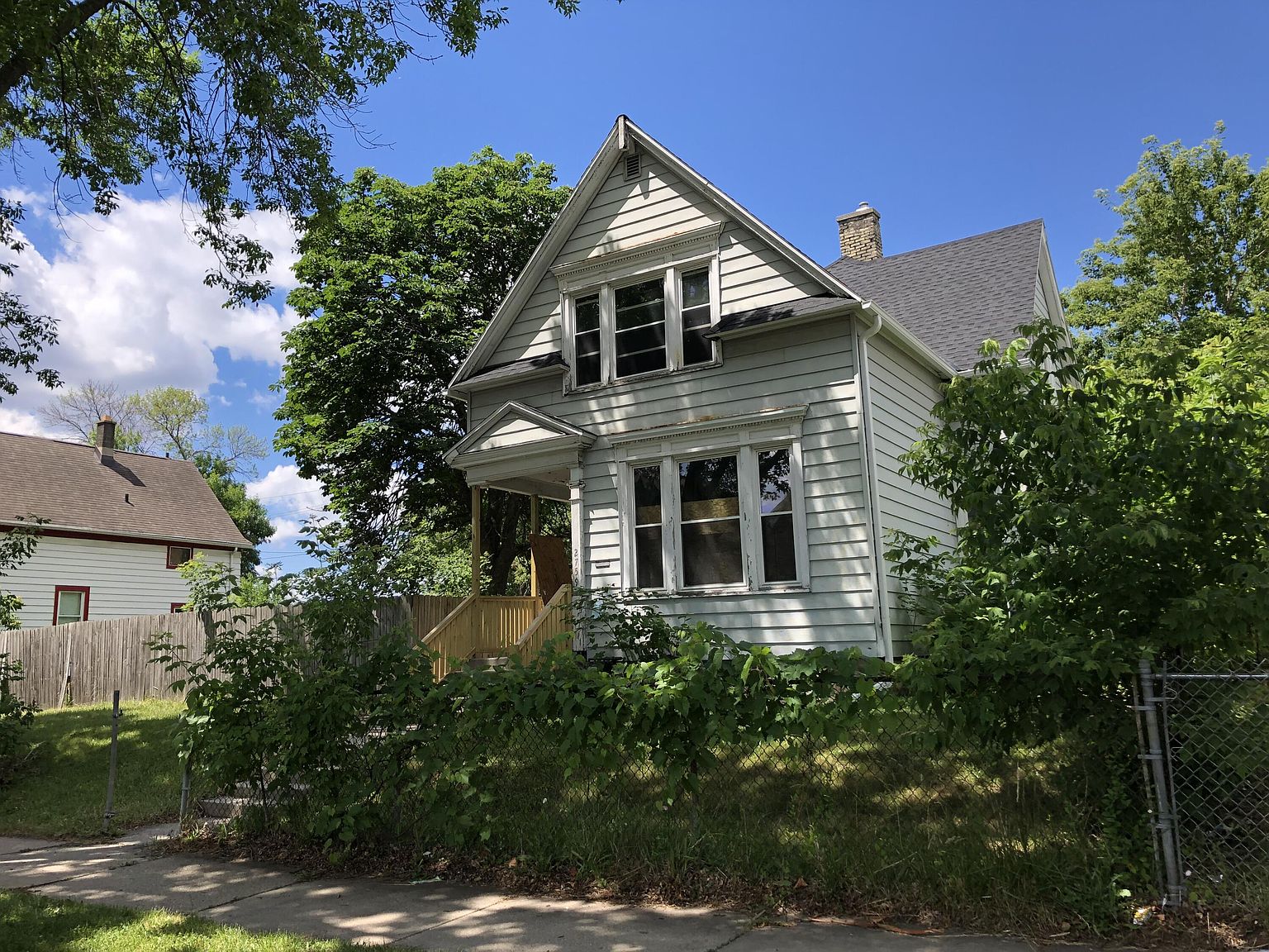 2759 N 26th St, Milwaukee, WI 53206 | Zillow