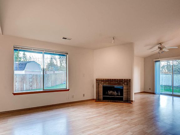 4th image of 16108 21st Ave E