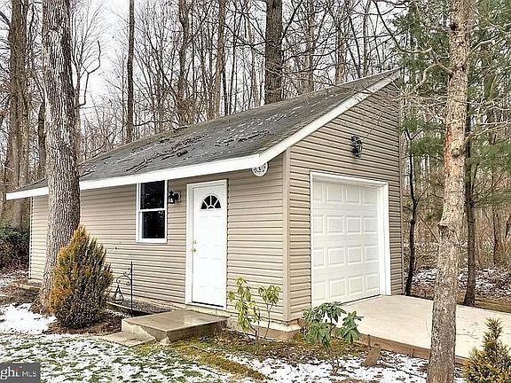 3rd image of 1347 E Thatcher Rd