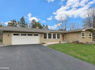 9N733 Beckman Trl, Elgin, IL 60124