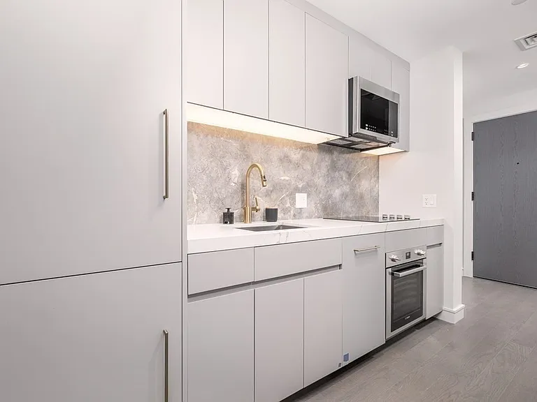 55 Lagrange St #4F — Photo 4