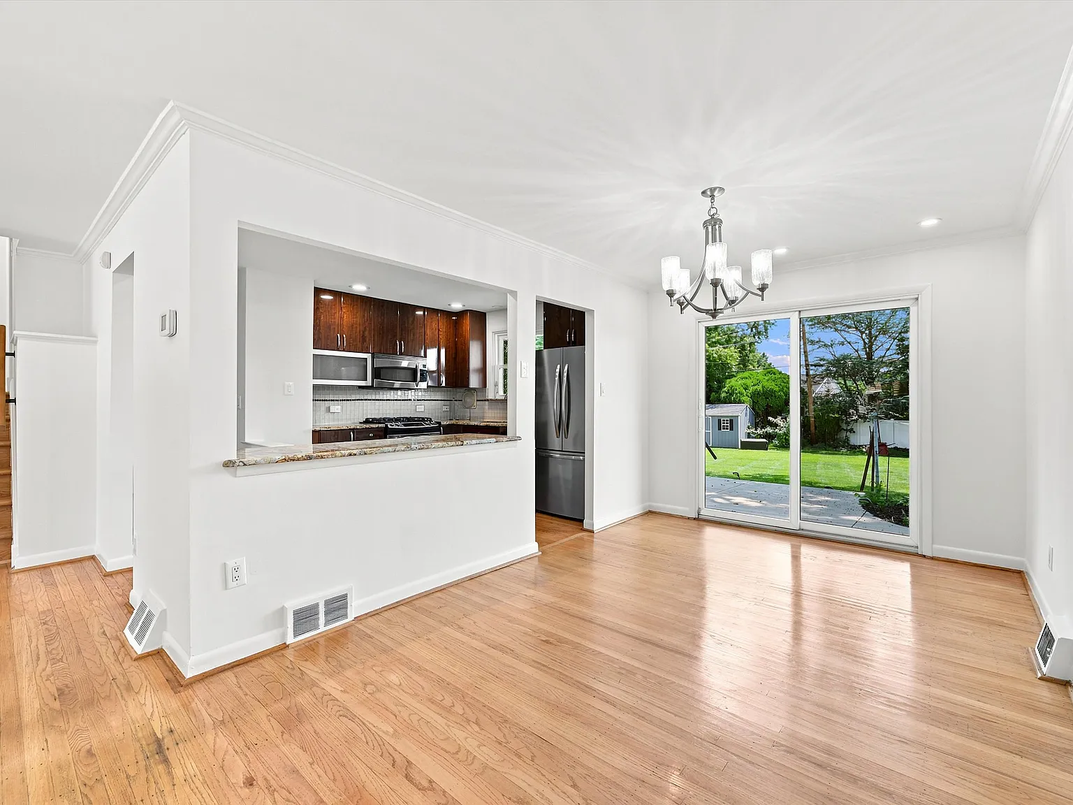 2 bed, 2.5 bath, 1900 sqft, $3,850 — Photo 4