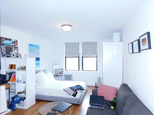 Rented by Voro, LLC | media 4