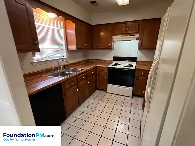 2485 Wellons Ave — Photo 4
