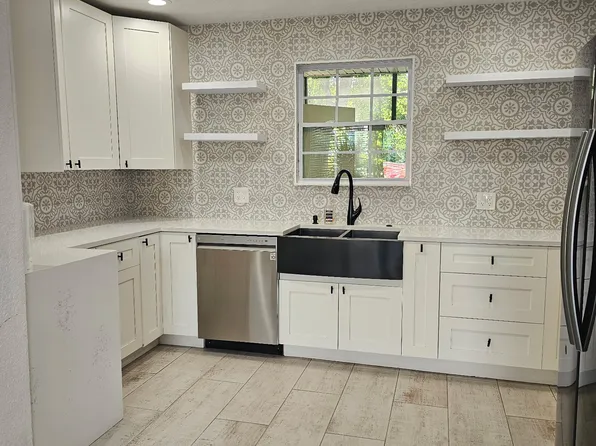 4453 Rayfield Dr, Sarasota, FL 34243