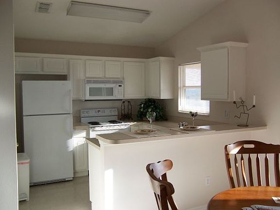 2nd image of 901 Scenic View Cir