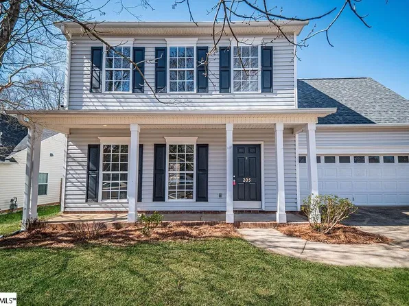 205 Crown Empire Ct, Simpsonville, SC 29681