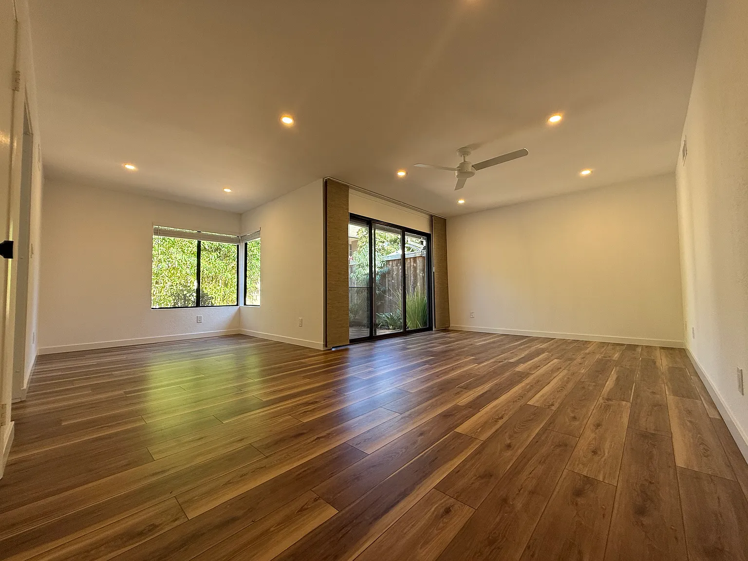2 bed, 1101 sqft, $3,400 — Photo 3