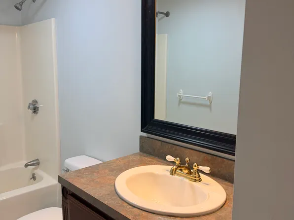 95 Coolidge Ave Floor 2, Woonsocket, RI 02895