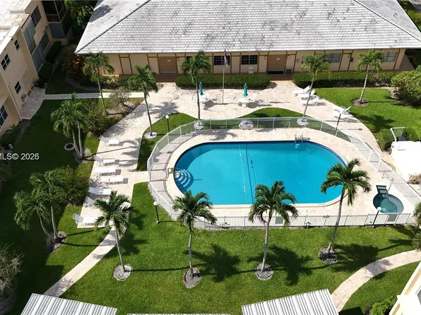 851 NE 14th Ave APT 414, Hallandale, FL 33009