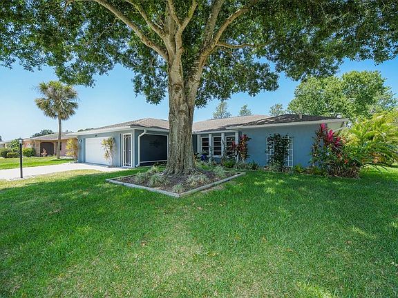 3rd image of 1625 Bay Hill Cir