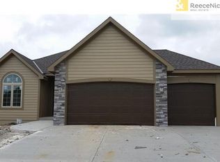 9010 N Myrtle Ave, Kansas City, MO 64156