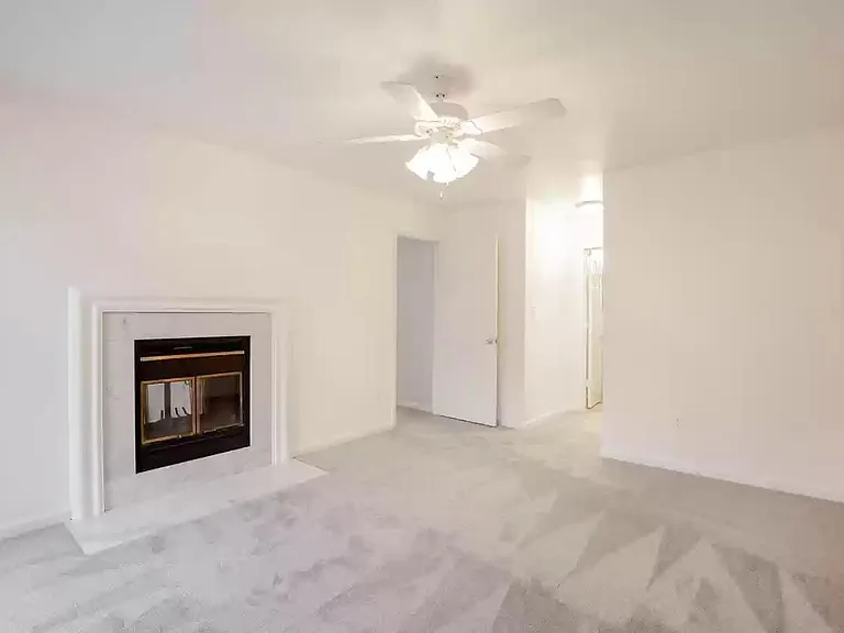 2241 Lovedale Ln #J — Photo 8
