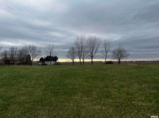 11179 Wagonseller Rd, Pekin, IL 61554