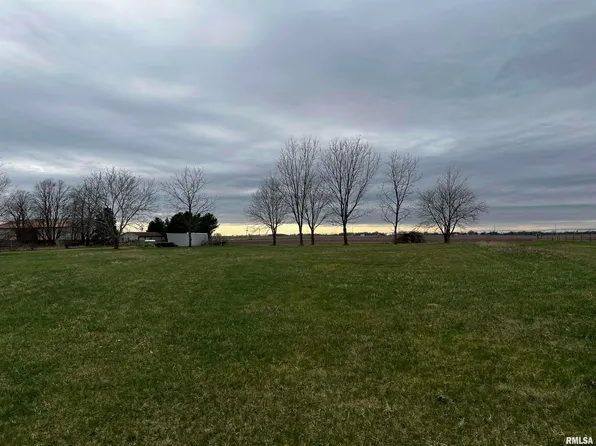 11179 Wagonseller Rd, Pekin, IL 61554