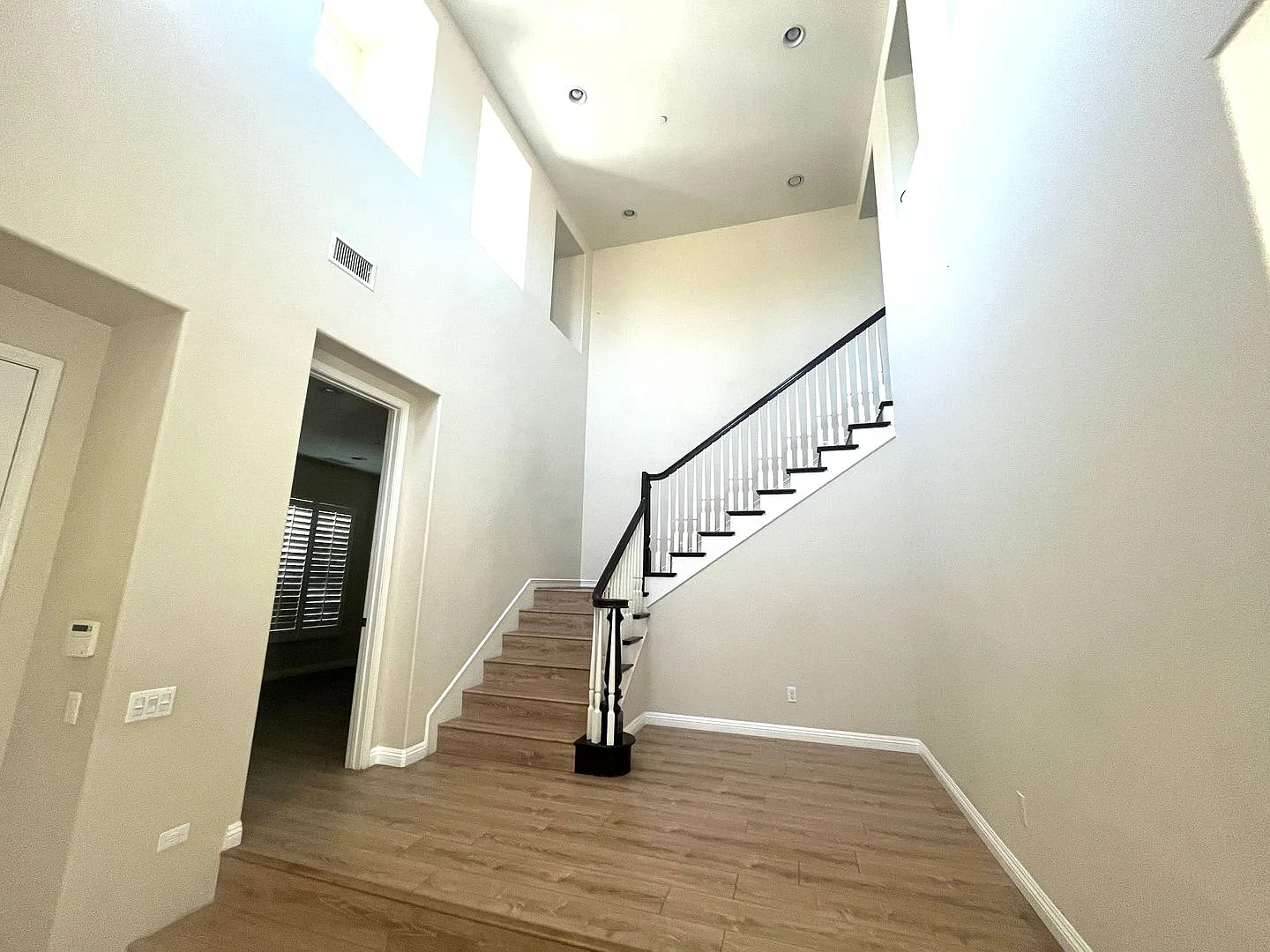 Beautiful San Dimas Home in Gated Community — Photo 4