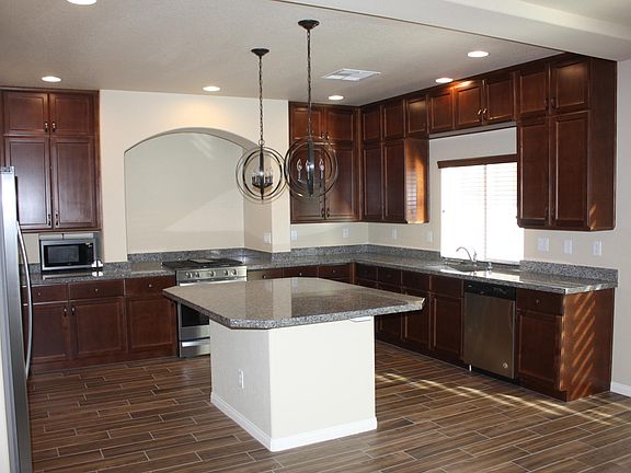 4th image of 715 Eros Ct