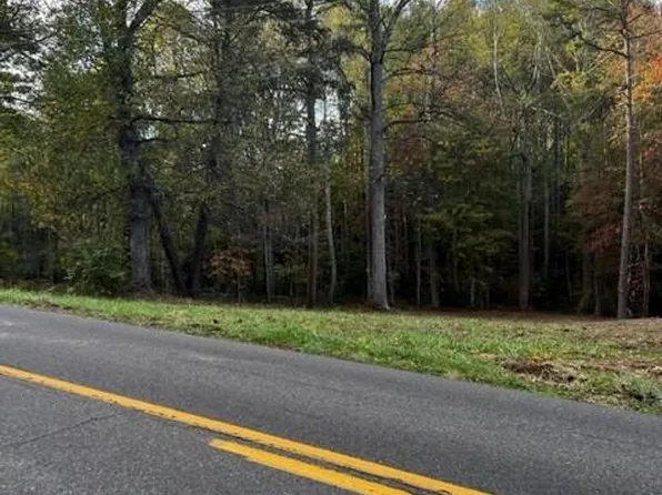 W Hoover Rd, Haywood, VA 22722