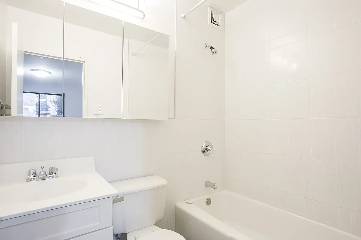434 West 19th Street — Photo 4
