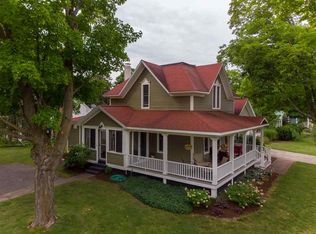 302 W Hurlbut St, Charlevoix, MI 49720