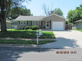 2086 Roach St, Salina, KS 67401