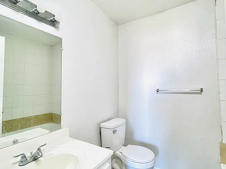 3304 Palm Leaf Cir #2 — Photo 12