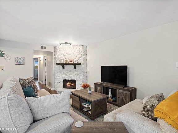 3rd image of 16737 Paxton Ave APT 3A