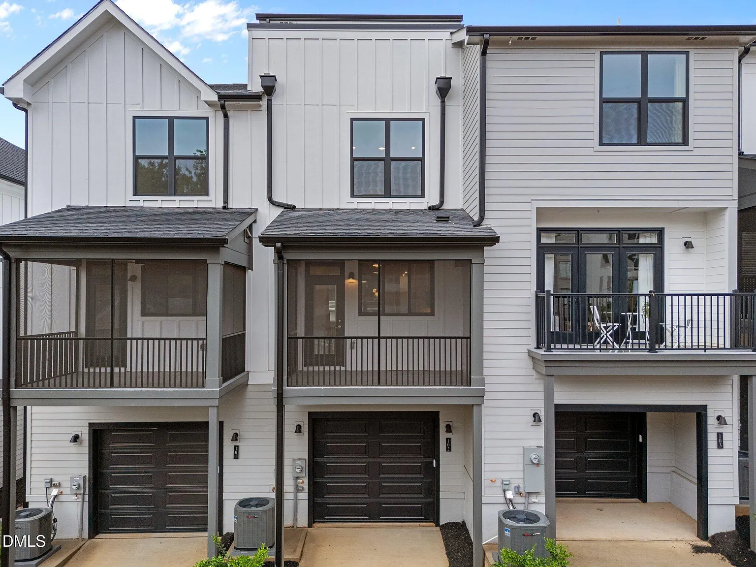 3 bed, 3.5 bath, 1553 sqft, $3,750 — Photo 1