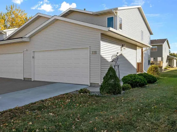 317 Antler Ct, Marion, IA 52302