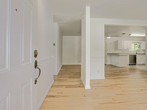 3rd image of 8110 Briarwood Ln