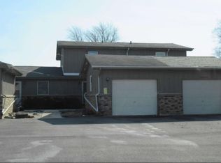 1114 E Arnold St, Sandwich, IL 60548