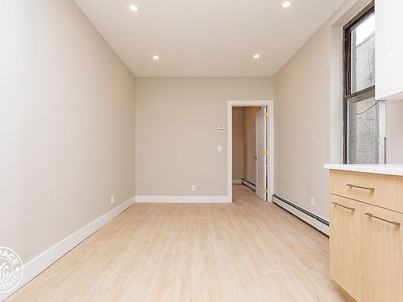 4th image of 319 Malcolm X Blvd #B2x
