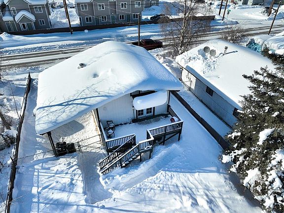 4th image of 2223 Cowles St
