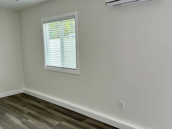 4th image of 20250 Vanowen St #Adu