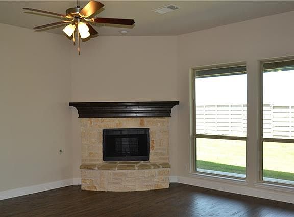 3rd image of 2773 Crescent Lake Dr