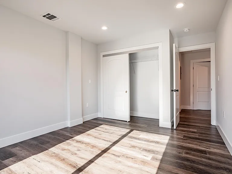 7119 S La Cienega Blvd — Photo 14