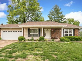 731 Huntsmoor Ct, Ballwin, MO 63011