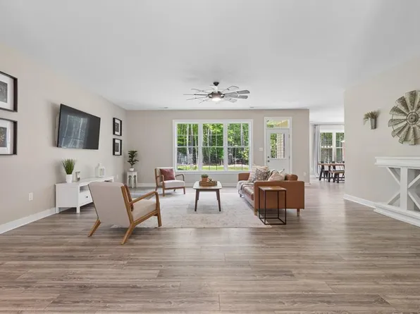 5903 Homeplace Ln, Gloucester, VA 23061