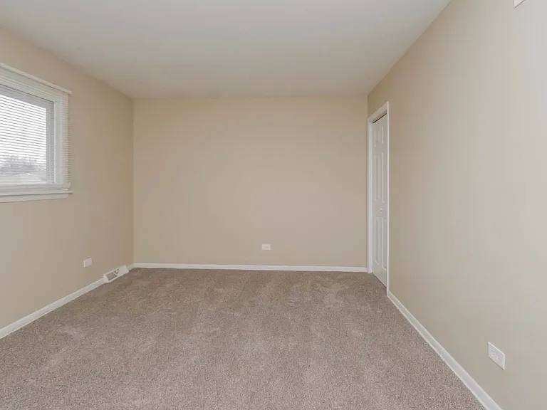 17343 Oriole Ave — Photo 6