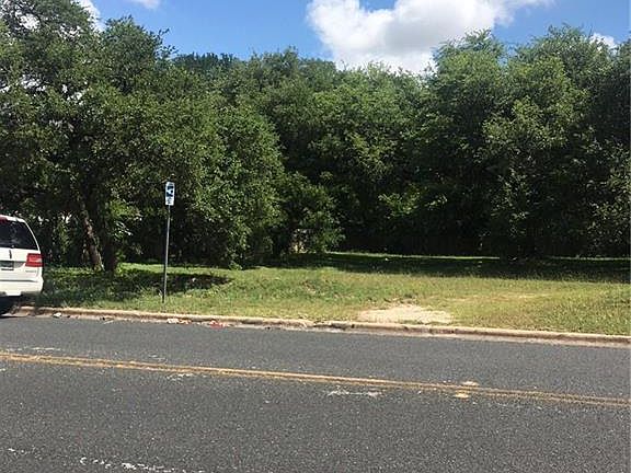 3rd image of N Lamar Blvd