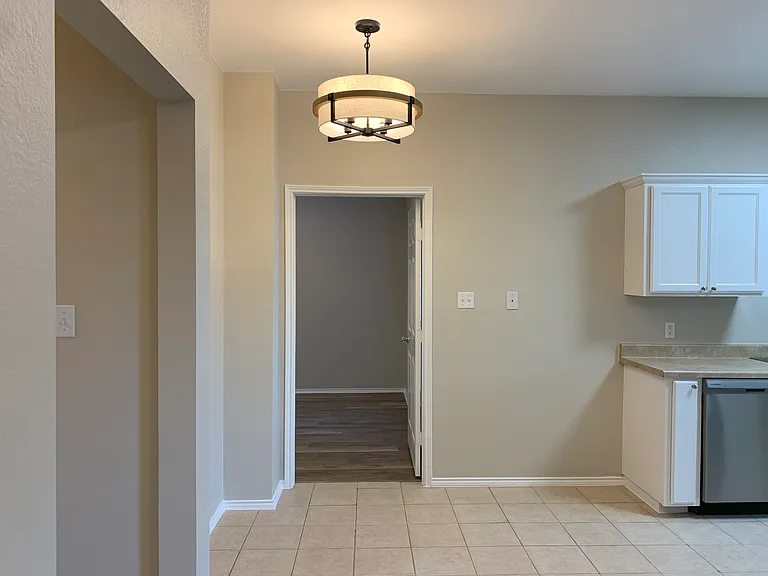 103 Lindas Creek Ln — Photo 6