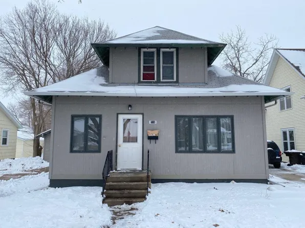 716 W 27th St, Kearney, NE 68845