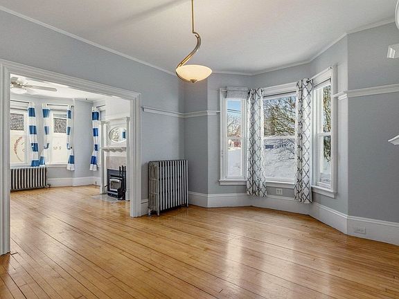 5th image of 514 Middle St #1