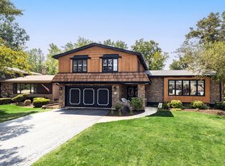 232 Sherwood Dr, Wood Dale, IL 60191