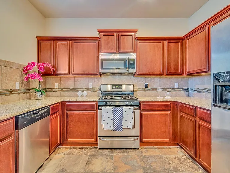7421 Red Cedar Dr — Photo 10