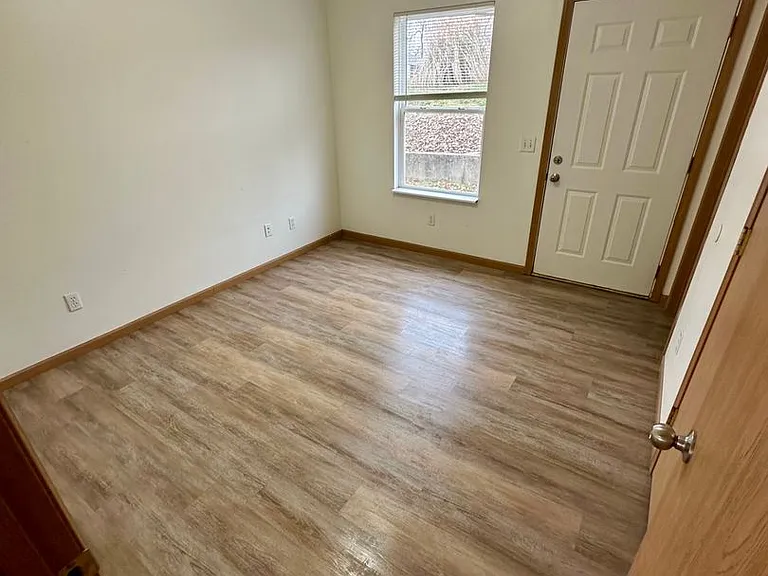 1883 Liam Ct — Photo 5